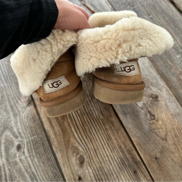 UGG Diara Foldover Suede Lace Up Booties - Picture 6 of 9